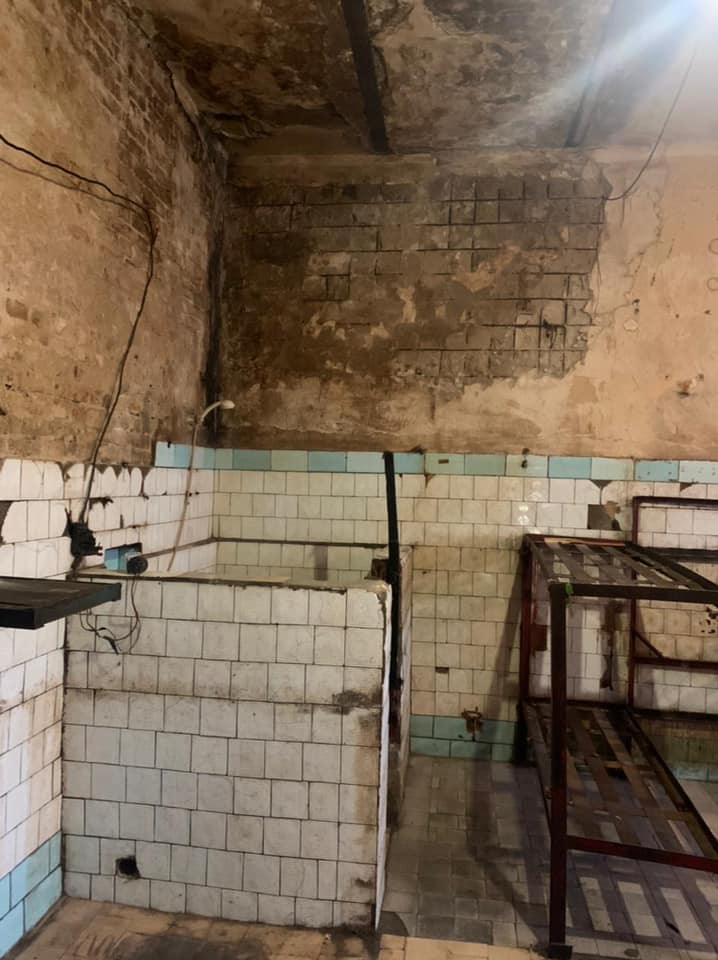 Фото камери в Лук'янівському СІЗО "до" і "після": просто 16 століття
