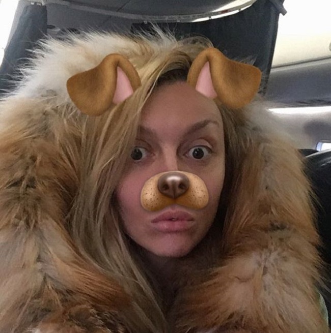 Певица Оля Полякова