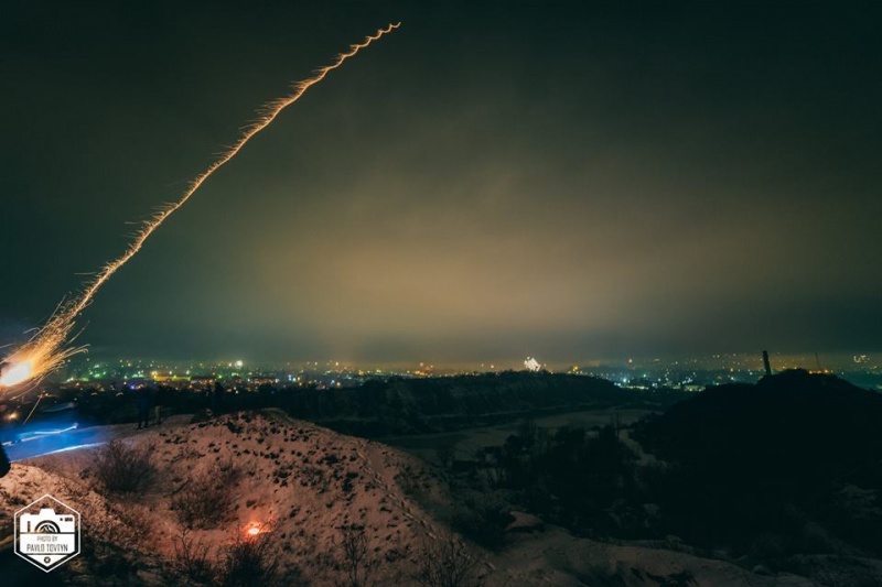 В Ужгороде Новый год отметили праздничным "огненным" небом