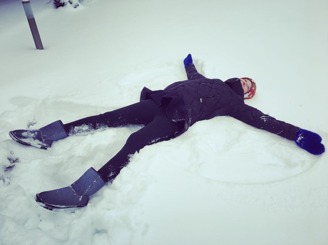 Беременная Катя Осадчая показала, как проводит новогодние каникулы