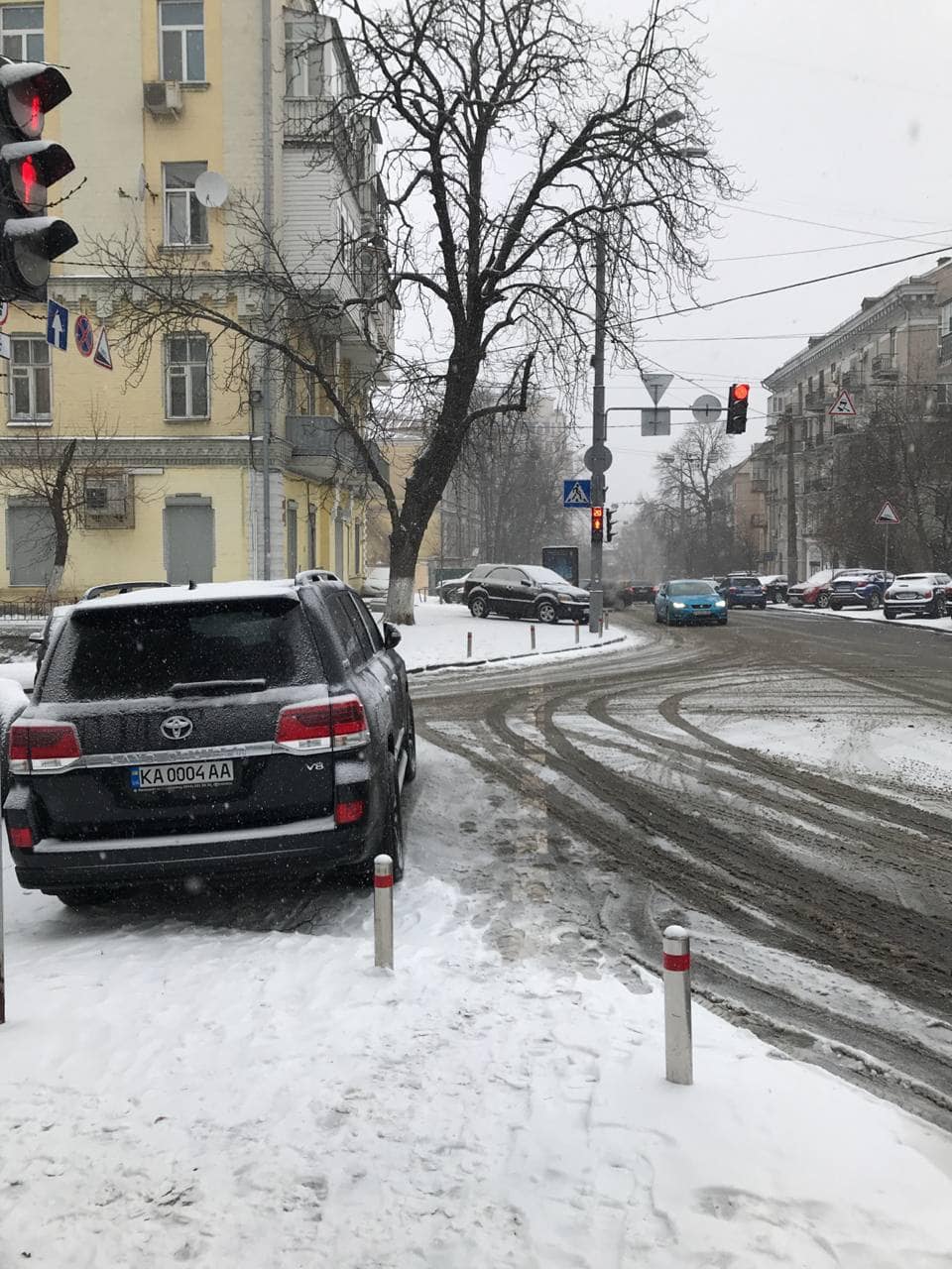 Арахамія кинув джип на "зебрі" під Офісом президента: кияни поскаржилися "копам"