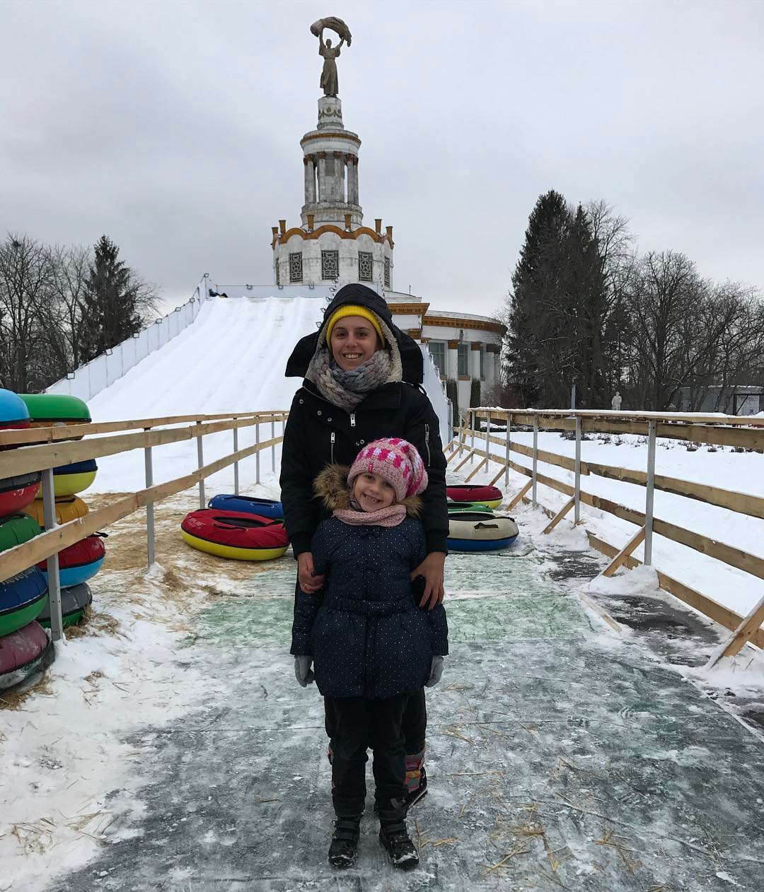 Джамала розчулила соцмережі фото з красунею-сестрою