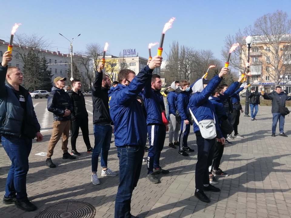 За давньою українською традицією: в Херсоні "стратили" опудало Путіна (фото)