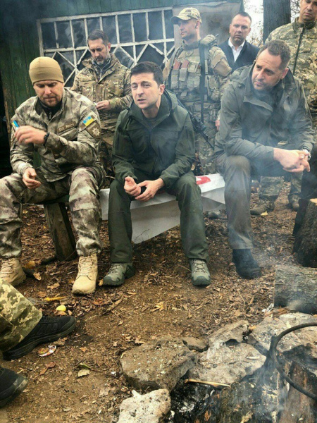 Здати зброю: Зеленський звернувся до націоналістів у Золотому