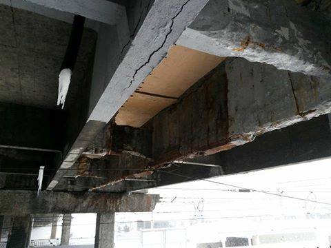 У мережі обурені станом мосту в Києві