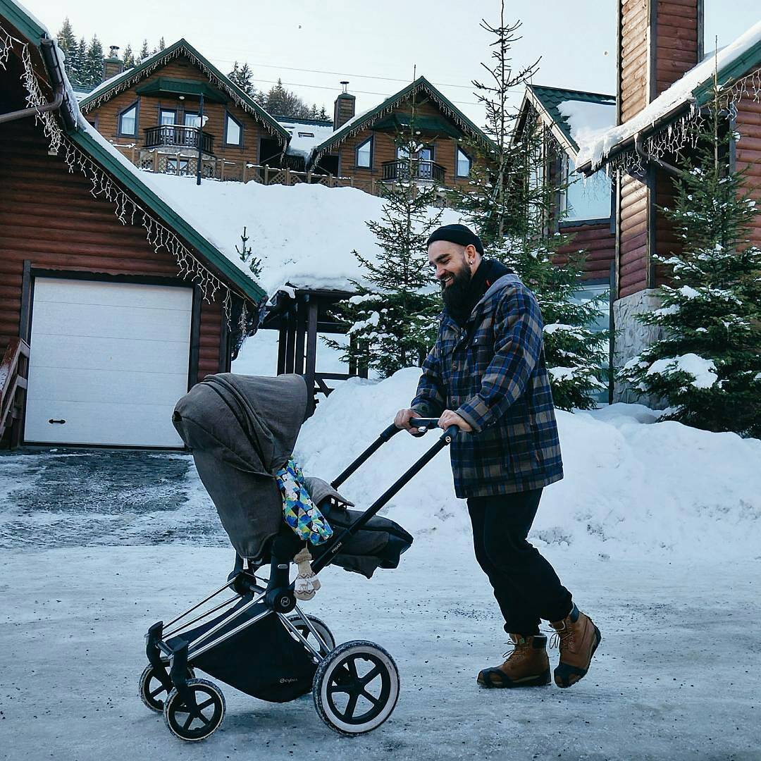 Солістка The Hardkiss умилила шанувальників зворушливим сімейним фото