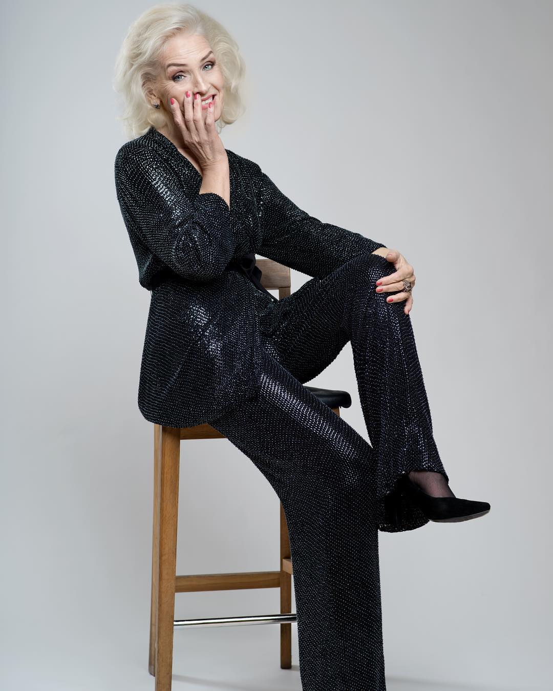 &quot;Бабуля на обкладинці&quot;: 70-річна українська модель підкорила зовнішнім виглядом