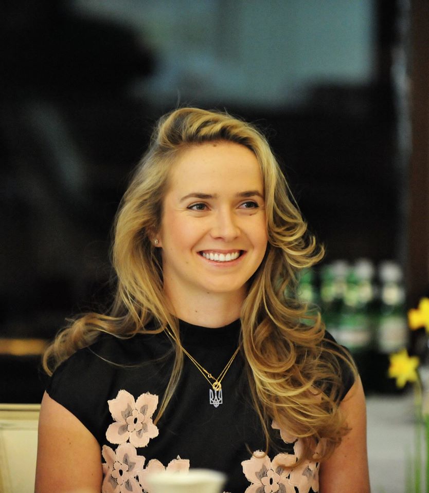 Світоліна зізналася в коханні до України і вдягла прикрасу у вигляді державного герба