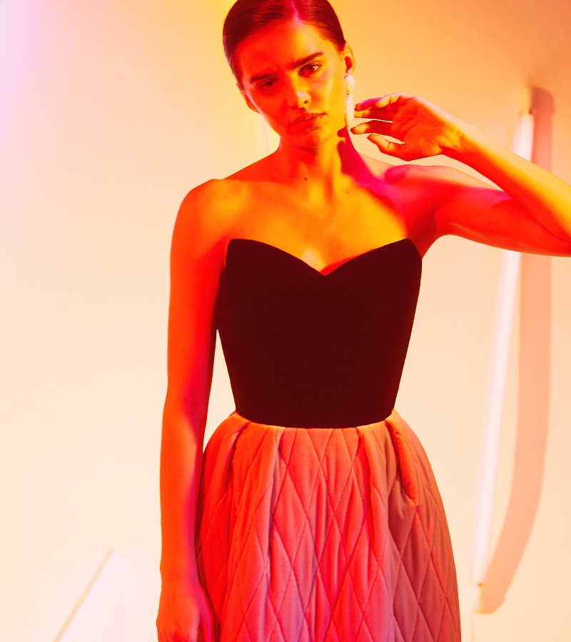 Мисс Украина-Вселенная 2014 сыграла роль космической Офелии в съемке дизайнера Катерины Рутман