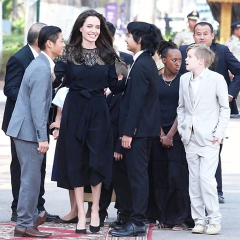 Анджелина Джоли и Брэд Питт решили, кто будет воспитывать детей после развода