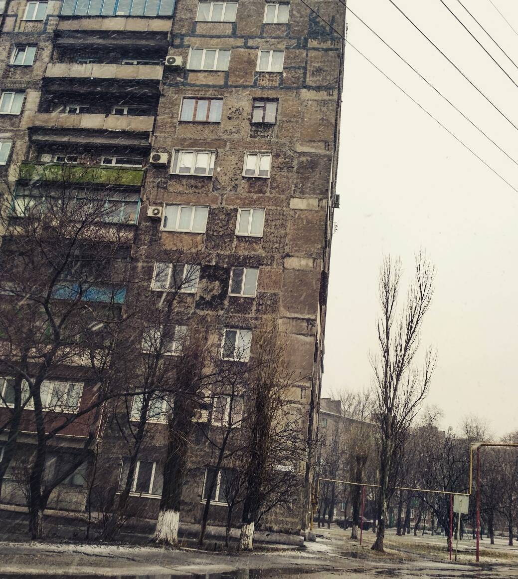 Єнакієве в руїнах: як виглядає сьогодні мала батьківщина втікача Януковича (фото)