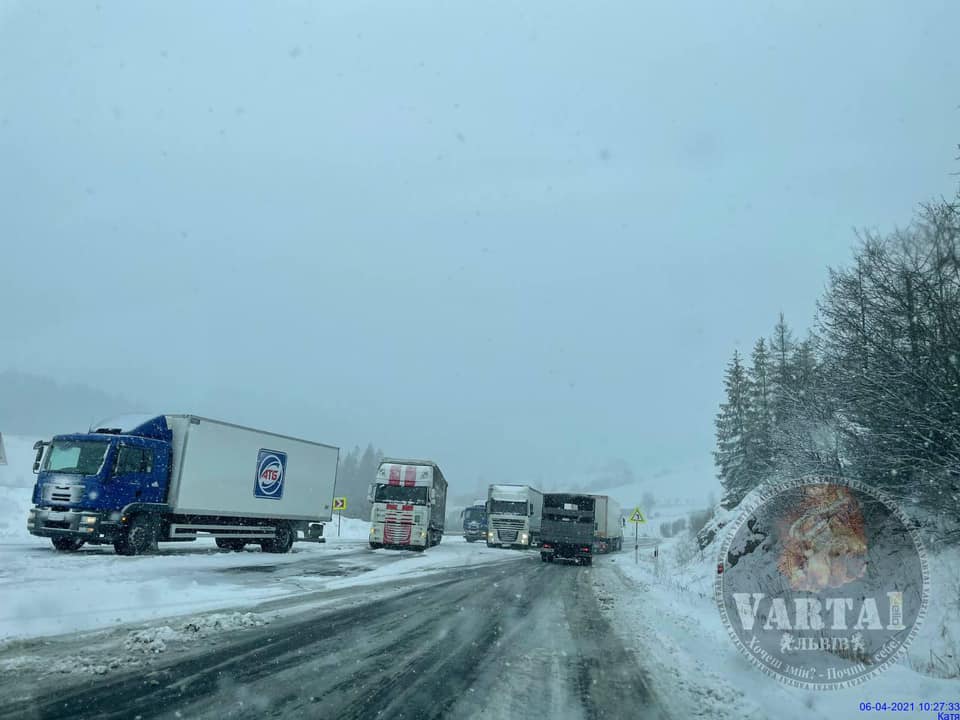 Львів засипало снігом 6 квітня: погода остаточно зійшла з розуму