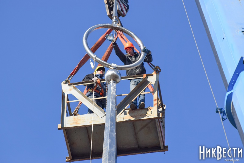 На мэрии Николаева заменили советскую звезду на трезубец