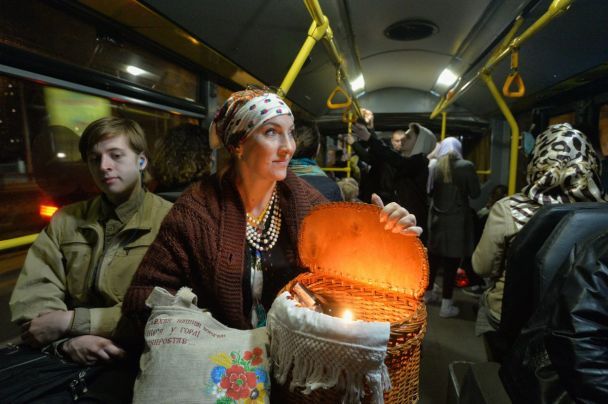 "Божественная тайна": как Владимирский собор встретил Благодатный огонь (фото)