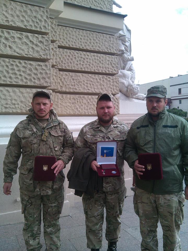 Волонтери просять допомогти народному герою України