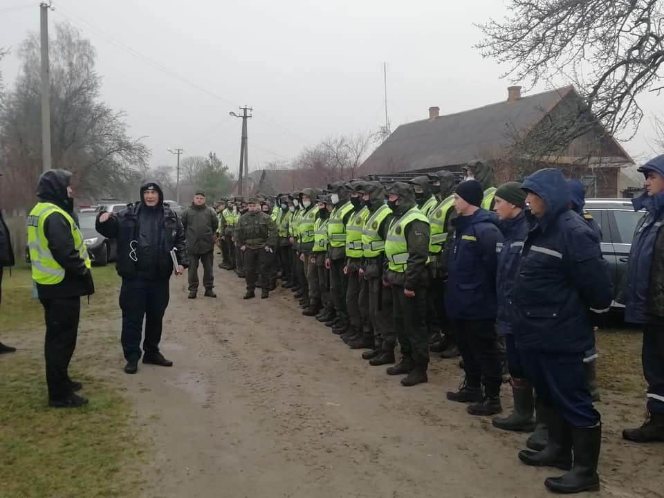Під Києвом розгорнули пошук зниклого 2-річного малюка: людей благають про допомогу