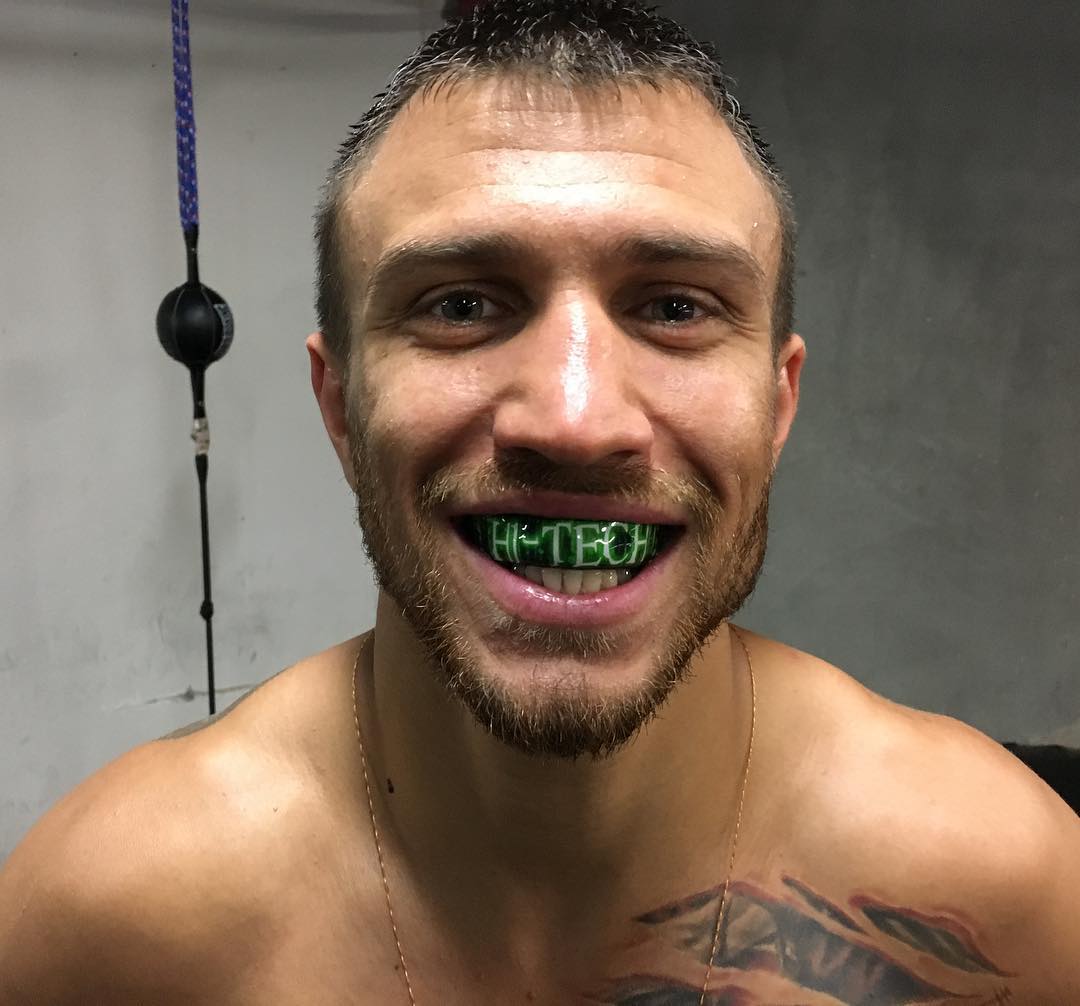 Усик показал свою патриотическую капу