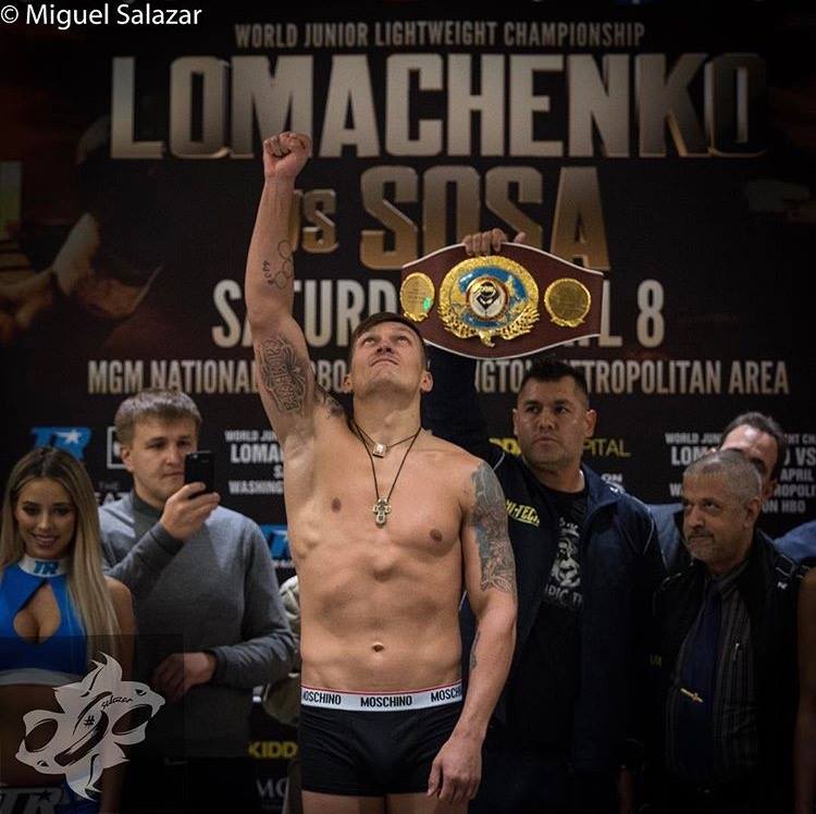 Ради поединка с Усиком российский боксер набирает вес