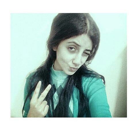 Стало известно, как выглядела до операций подражательница Джоли