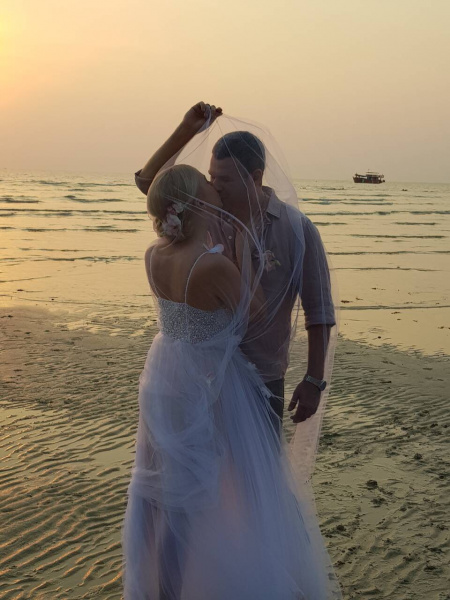 "Тут пахне щастям": Тоня Матвієнко і Арсен Мірзоян вдруге одружилися в Таїланді