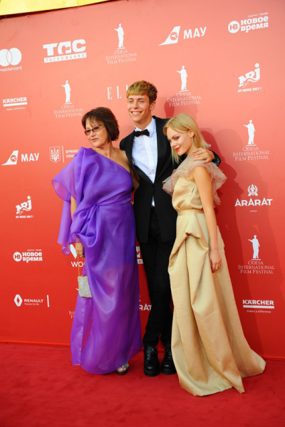 ОМКФ 2018: одесити розбурхали фестиваль безглуздими нарядами на червоній доріжці (фото)