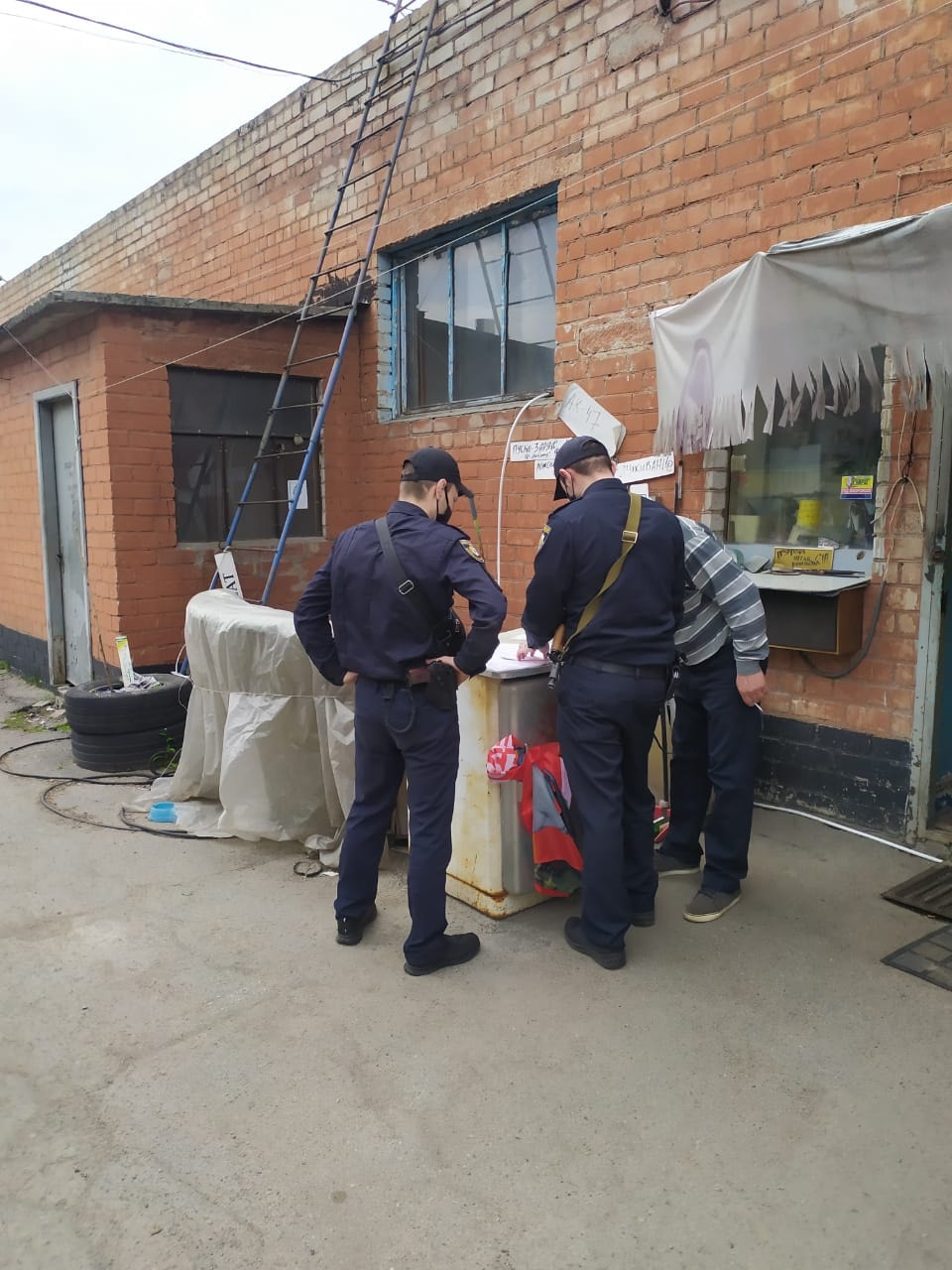 В Днепре вывесили огромный флаг со Сталиным: "спасибо деду за победу"