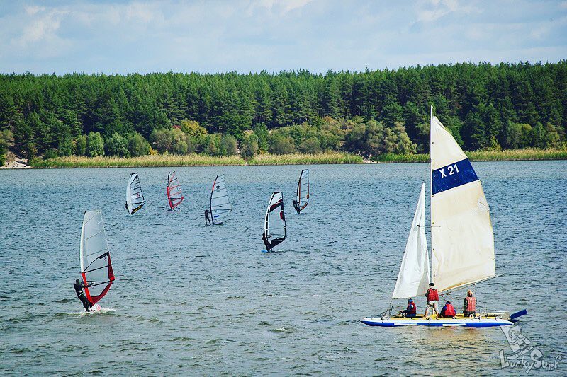 Не тільки Синевир: мальовничі водойми для затишного сімейного відпочинку в Україні