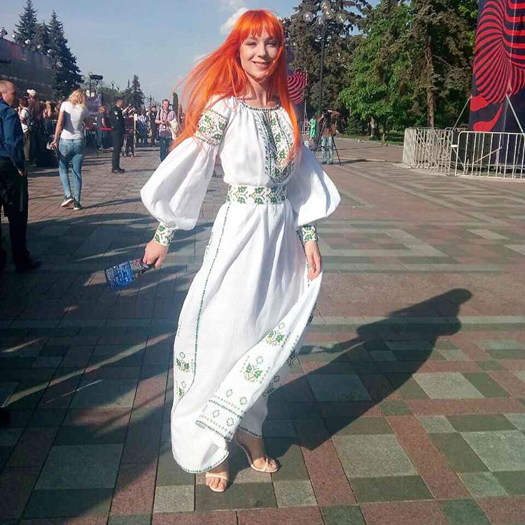 Зіркові українці одягли вишиванки