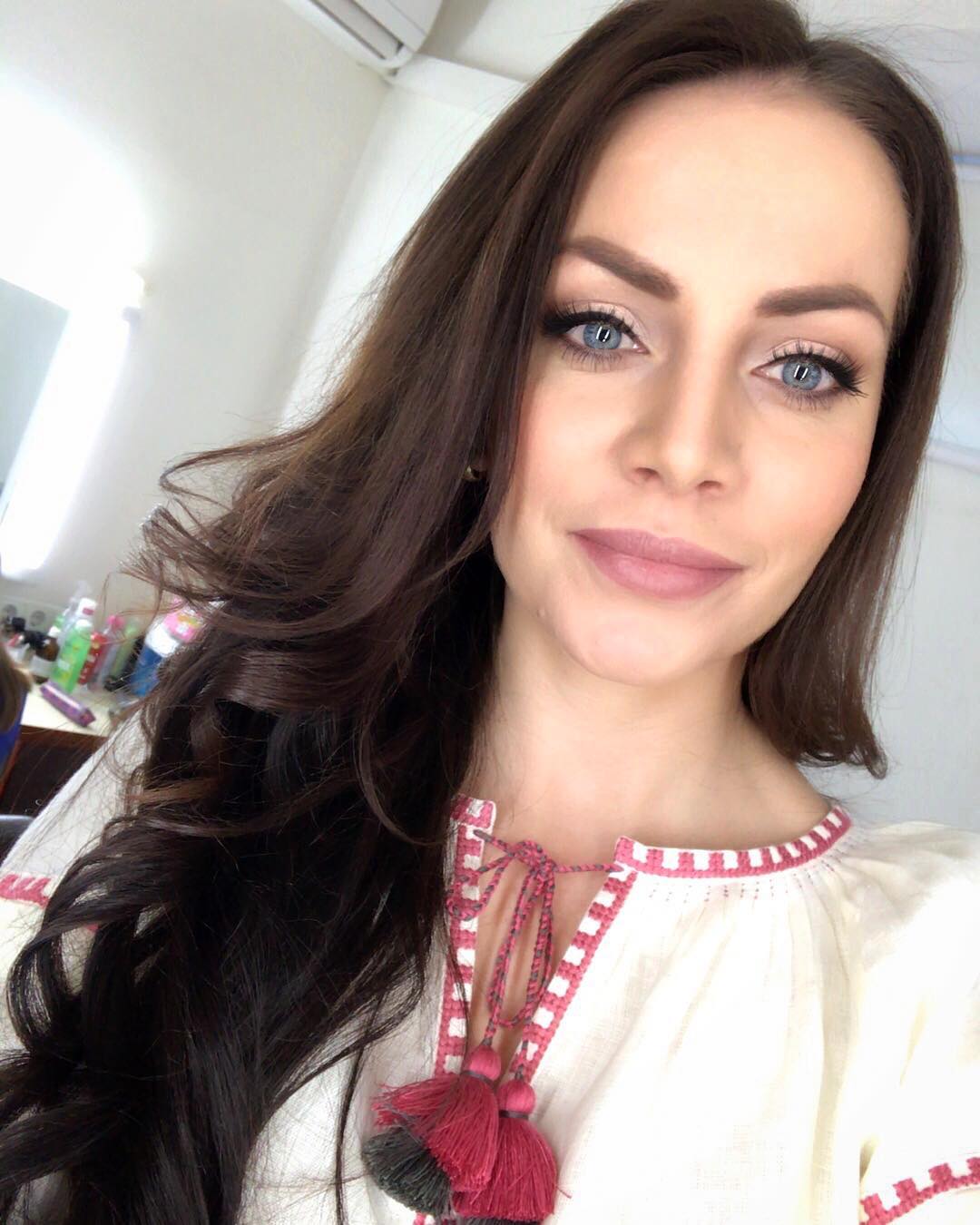 Зіркові українці одягли вишиванки