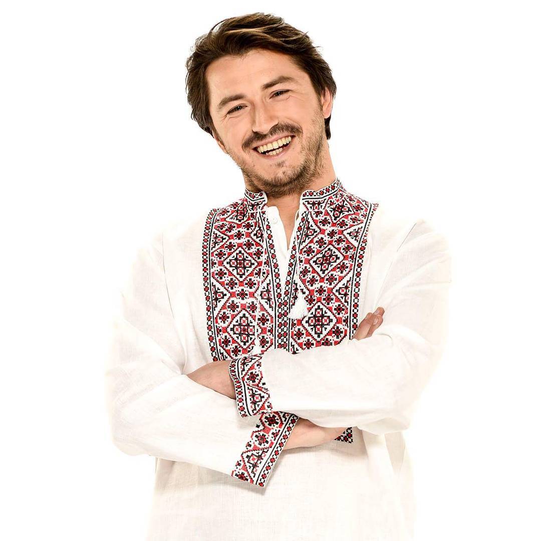 Зіркові українці одягли вишиванки