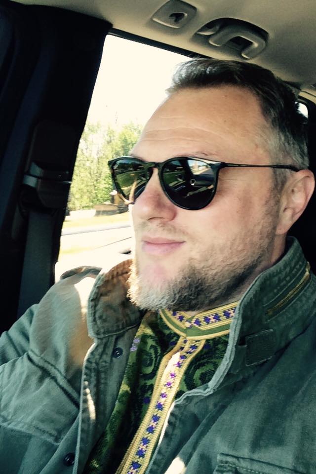 Зіркові українці одягли вишиванки