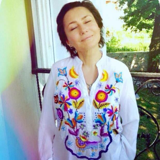 Зіркові українці одягли вишиванки