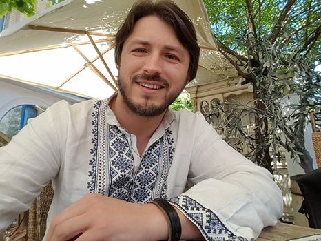 Зіркові українці одягли вишиванки