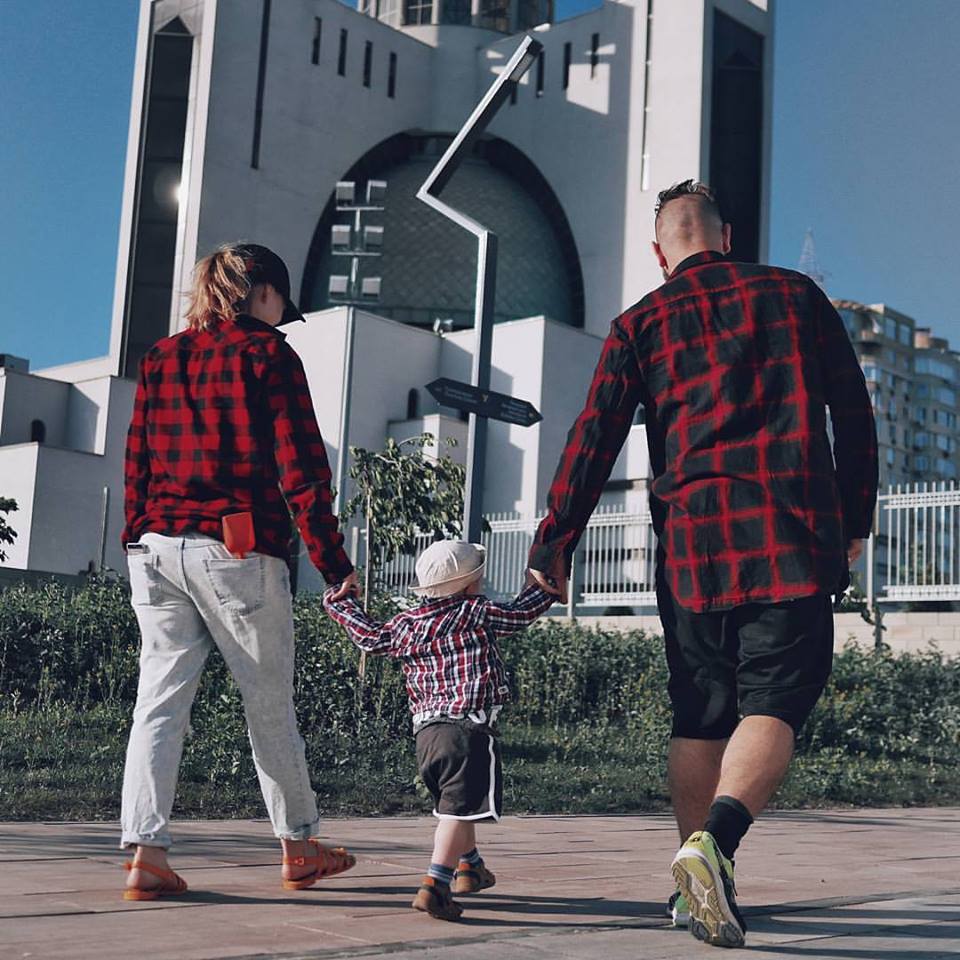 "Знайомтеся - Даня": Вокалистка The Hardkiss Юлия Санина впервые показала сына