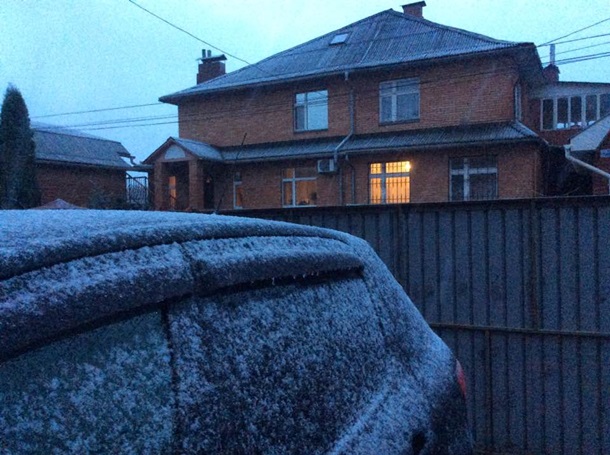 В Украине выпал первый снег: яркие фото и видео