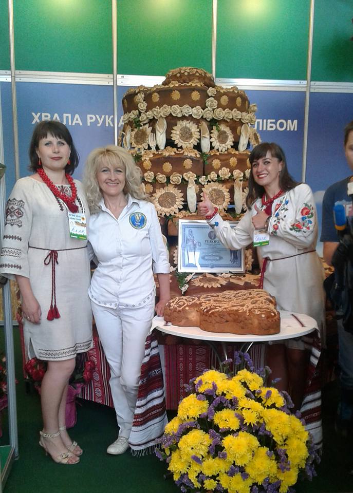 У Києві спекли рекордний коровай