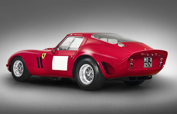 Червона конячка: продається найдорожче у світі авто