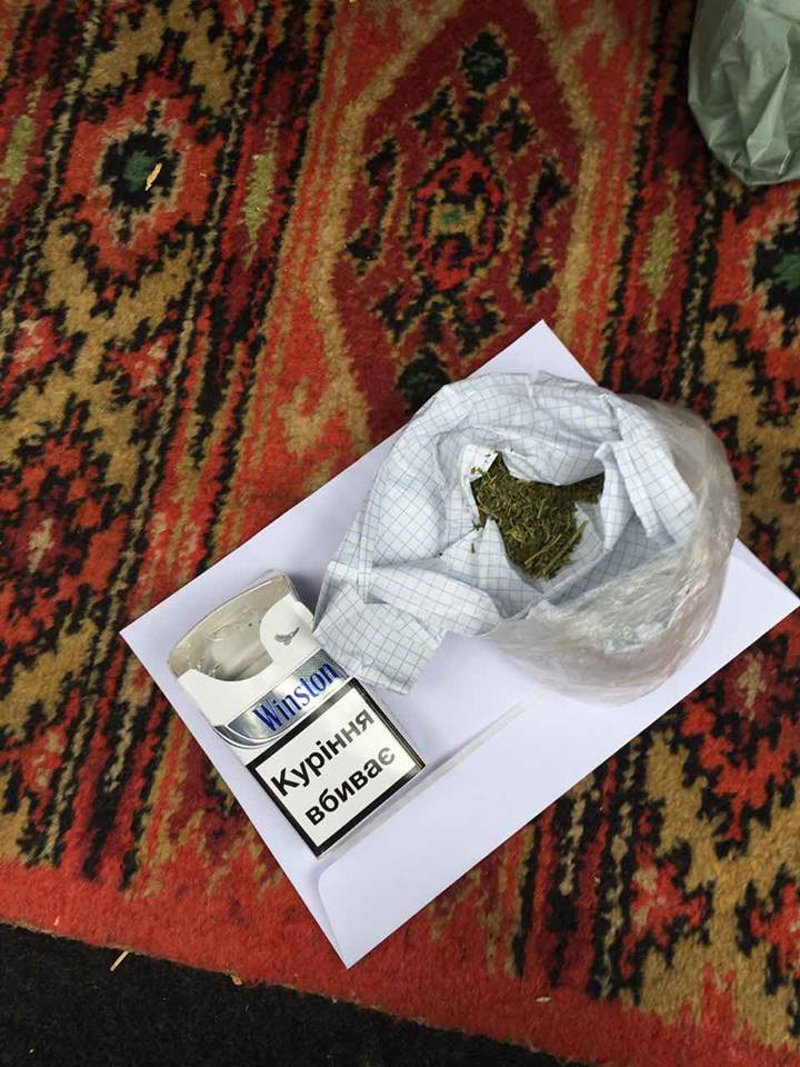 Полицейские из Винницы распространяли наркотики, чтобы задерживать преступников