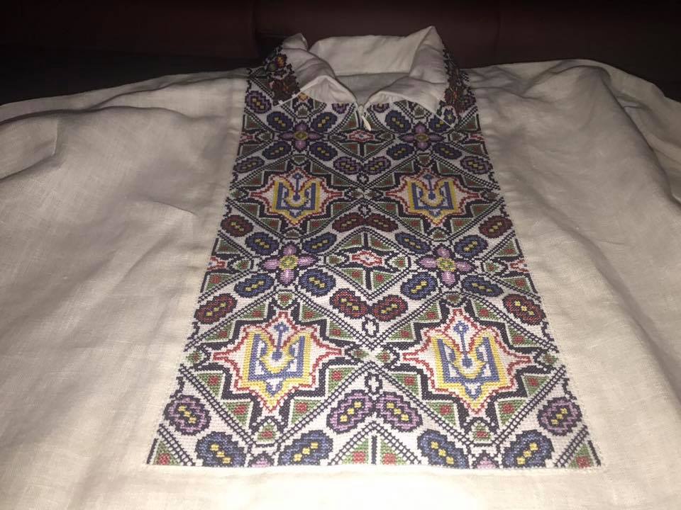 Джамала подарила вышиванку легендарному обладателю "Грэмми"