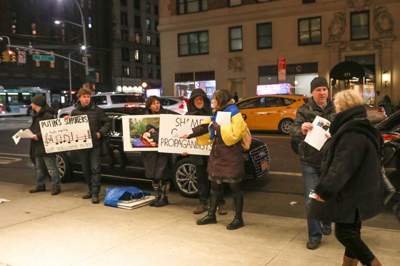 Мацуєв і Бутман: у США пройшла акція проти музикантів, які підтримують анексію Криму