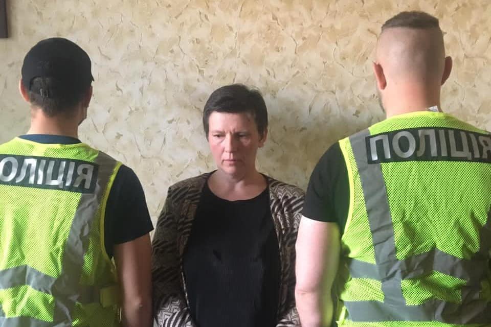 Под Киевом задержали мошенницу-рекордсменку: схема обмана была просто фееричная