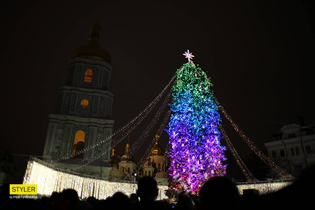 Открытие елки в Киеве: появились впечатляющие фото новогодней красавицы (фоторепортаж)