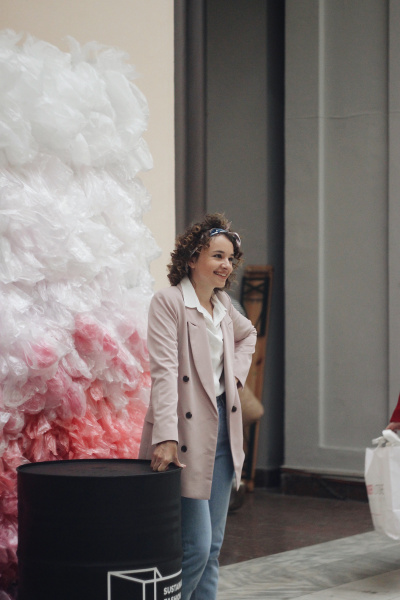 Осознанная мода: в Киеве учились шить ковры и сдавали одежду на благотворительность