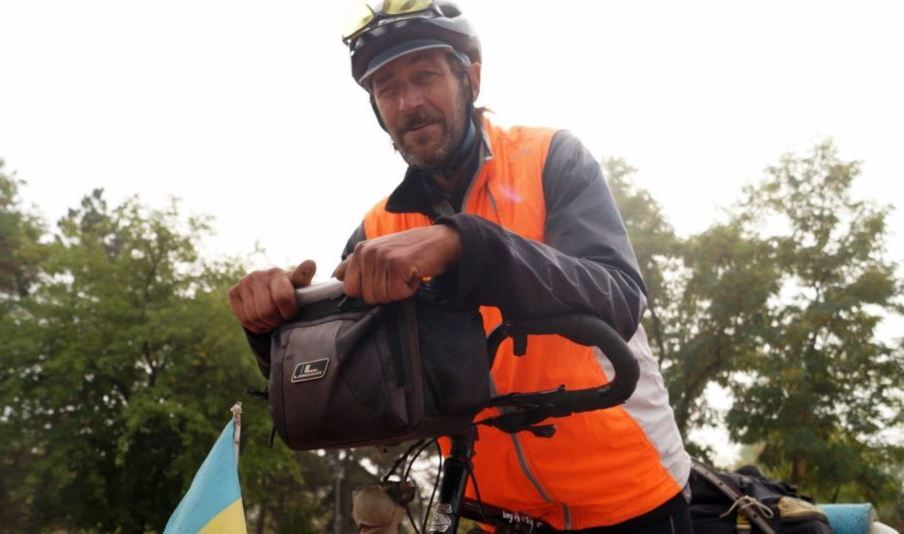 Украинский пенсионер за пять месяцев проехал 17 стран на самодельном велосипеде