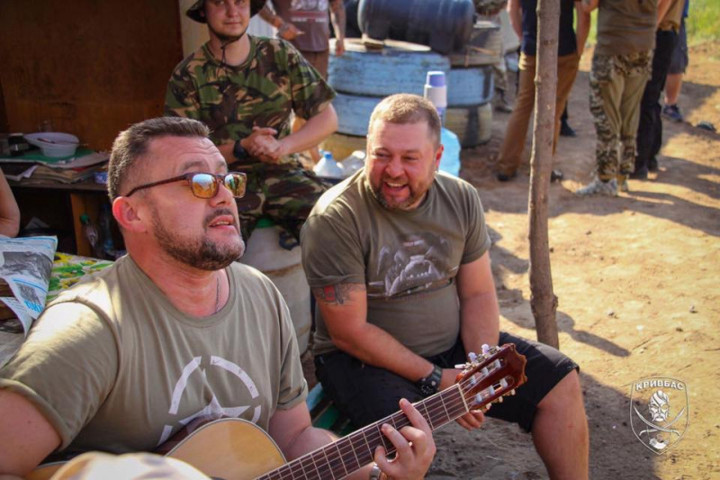 І знову на фронт: "Квартал 95" провідав бійців на передовій