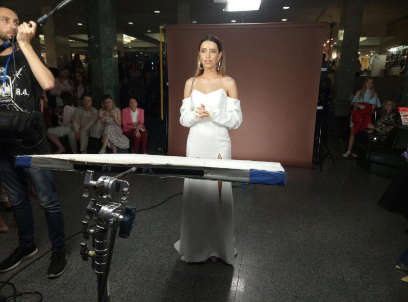 Маша Єфросиніна, Джамала, MONATIK та інші зірки закликають подякувати своїм вчителям