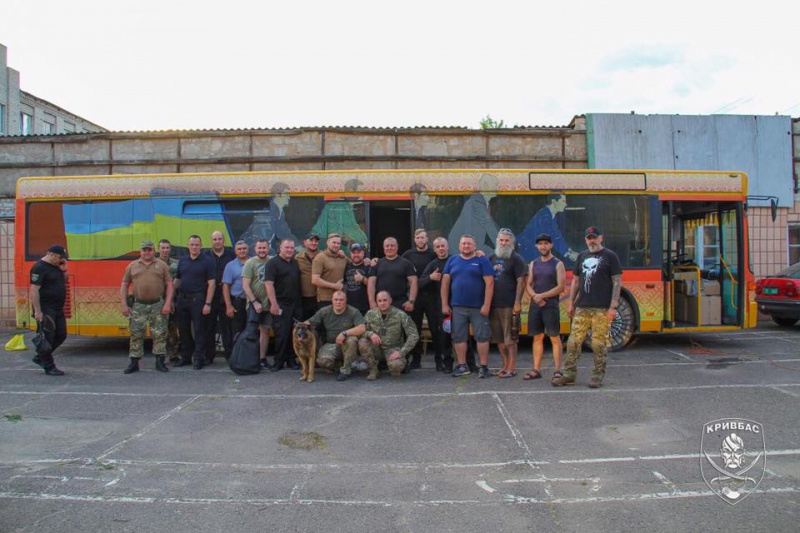 І знову на фронт: &quot;Квартал 95&quot; провідав бійців на передовій