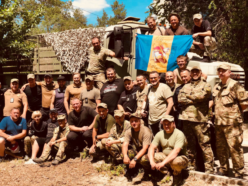 І знову на фронт: "Квартал 95" провідав бійців на передовій