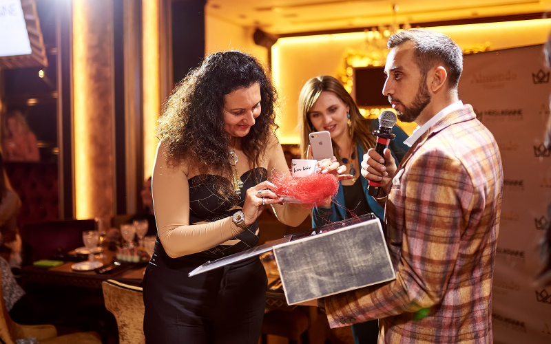 Участницы &quot;Mrs. Ukraine World 2018&quot; провели благотворительный аукцион (фото)