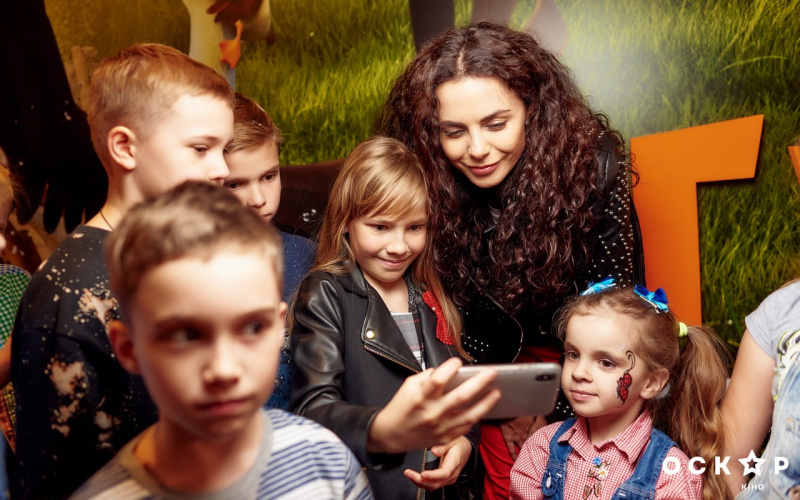 Премьера "Татко Гусак": Настя Каменских и другие звезды посетили показ мультфильма (фото)